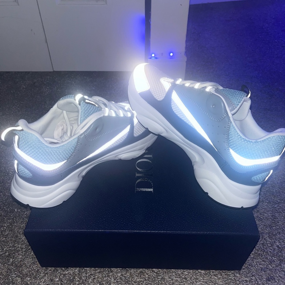 Dior B22 White / Cyan